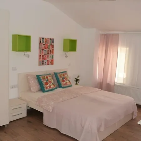 Armeneasca Fifteen Apartment *